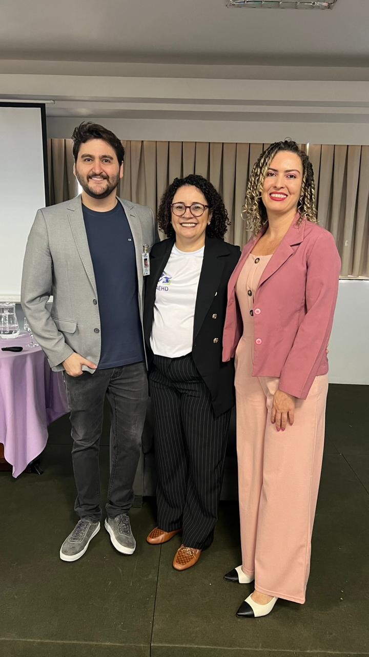 profissionais-do-hecad-realizam-palestra-sobre-pedagogia-hospitalar-em-simposio-promovido-pela-seduc